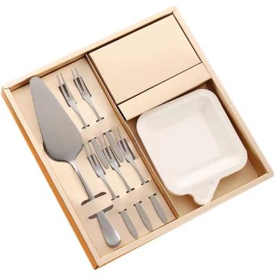 China 2021 New Sustainable Luxury Stainless Steel Cake Tools For Birthday Cake Knife Forks Tray And Crown Server Set for sale