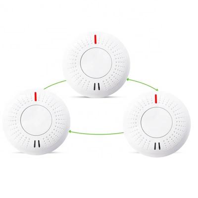 China Remote Control High quality Smart tuya App smartphone control 10 years lifespan interconnected wifi smoke detector alarm for sale