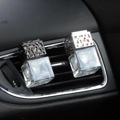 China Eco-friendly Hot Selling Glass Bottle Cars Aroma Air Freshener Fragrance Essential Oil Car Hanging Diffuser for sale