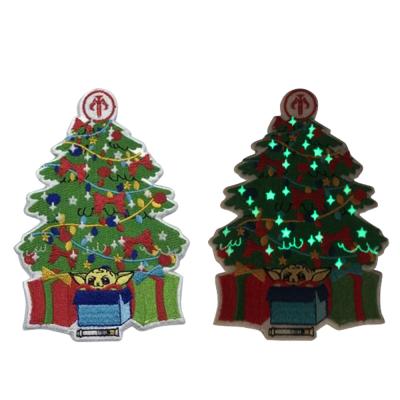 China Wholesale Color Viable Elegant Custom Glow In The Dark Embroidered Christmas Tree Embroidery Patch for sale