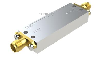 China Modulo de amplificador de 1 a 18 GHz P1dB 10 dBm Amplificador de banda larga de baixo ruído para comunicações, sistema de radar à venda