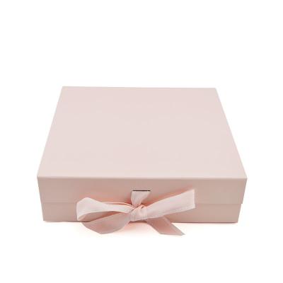 China Custom Fancy Paper Gift Box For Gift Packaging With Ribbon for sale