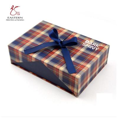 China Custom Decorated Cardboard Scarf Packaging Small Gift Boxes With Ribbon for sale