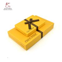 Cina Luxuriously scatola di Art Paper Chocolate Packaging Paper dell'oro con il nastro di Brown in vendita
