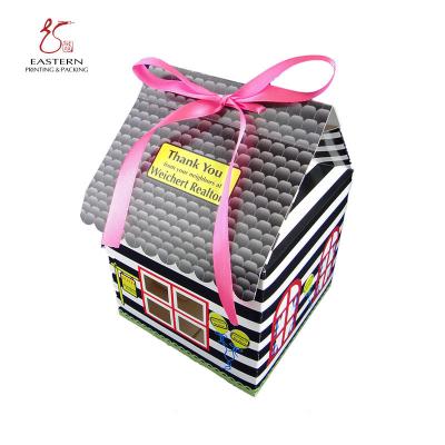 China La casa del este forma las cajas de empaquetado de la torta de CMYK Clolor con las cintas en venta