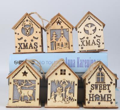 China Eco-friendly Custom Made Wooden Christmas Tree Pendants LED Log Cabin Box From Europe For Kids Christmas Decoration Gifts for sale