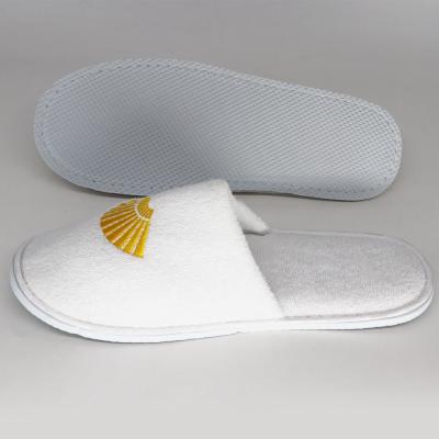 China Disposable Terry Hotel Disposable Towel Slippers Washable Custom Indoor Slippers for sale