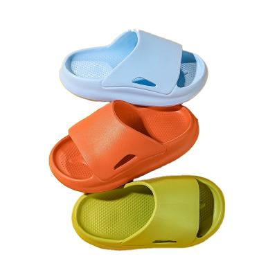 China Factory Wholesale Soft Summer EVA Slippers Light Comfort Children's Room Kid Slippers Home Children Slippers for sale