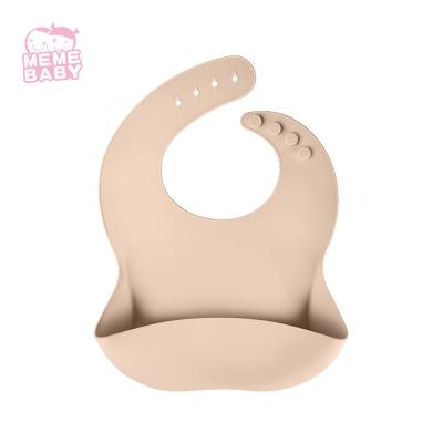 China Adjustable Food Grade Soft Silicone Bib Big Mouth For Dining Room for sale