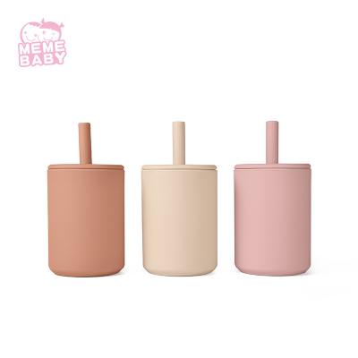 Chine Sentez non la catégorie comestible de tasse universelle de Sippy du silicone 180ml pour le nourrisson à vendre