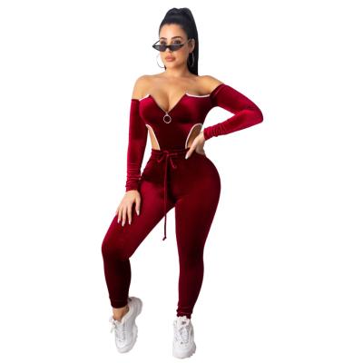 China 2021 Breathable New Long Sleeve Pleuche Customize Two Piece Tight Overalls Women Jogging Suit Set for sale