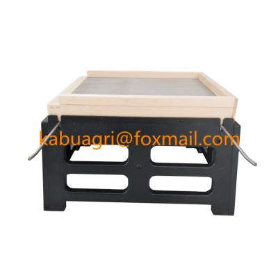 China Plastic Beekeeping Hive Stand Base Hive Pedestal Hive Stand For Beekeeping for sale