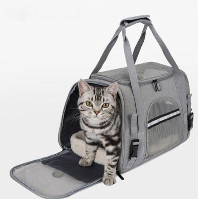 China Weego High Quality Breathable Outdoor Portable Foldable Stored Cat and Dog Bag Pet Cage Travel Pet Bag for sale