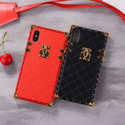 China Luxury Red Leather TPU Phone Case, For iPhone SE Custom Square Gift Necklace Packaging Box Travel Leather for sale