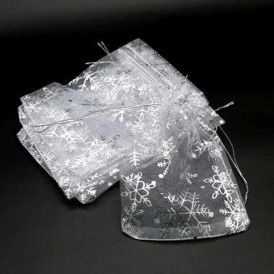 China Recyclable Wedding Candy Wrapping Bags Snowflake Organza Bags Christmas Gift Bag for sale