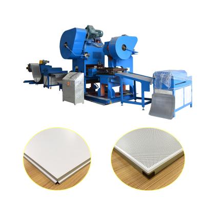 中国 Building Material Shops Aluminum Ceiling Tile Making Machine With Hydraulic Press Forming Factory Price 60 60 販売のため