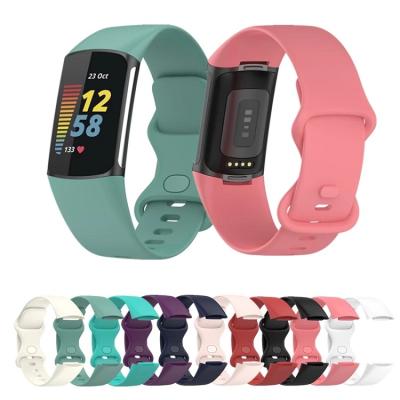 China Soft Pure Color Silicone Watch Strap S/L Replacement Sports Strap Wrist Strap Wristband Accessories For Fitbit Charge 5 Watch Band for sale