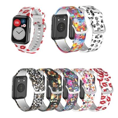 China Hot Sales Watch Bands Strap And Buckle Free Plug + Plastic Plug Snag Free Plug 20mm Newly Color Rubber Band Strap Printing Silicone Watch Bands For Huawei Fit for sale