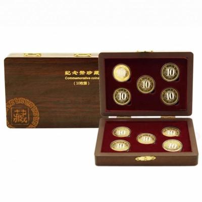 China Handmade Custom Painted Wooden Box Commemorative Coin Collecting Presentation Box Wooden Coin Storage Display Coin Box for sale