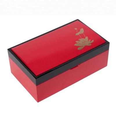 China Recycled Materials MDF Wooden Box For Storage Perfume Red Varnish Wooden Packaging Gift Box For Christmas Festival Gift for sale