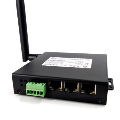 China Outdoor In Running 4G Lte Wireless LAN Industrial Router 3 Port Industrial Router for sale