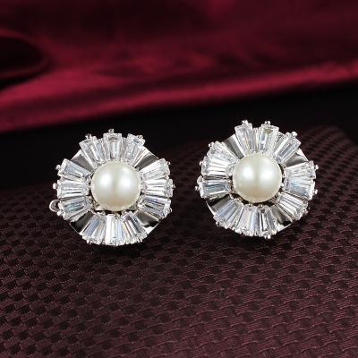 China TRENDY women fashion 2020 popular high quality handmade fancy 18k gold zircon pearl earring design for sale