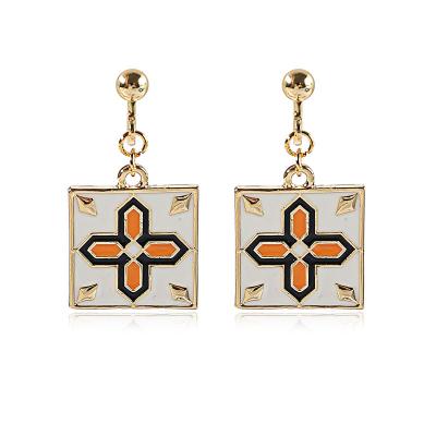 China Newest Design Chandelier Earrings Vintage Baroque Jewelry Earrings Adjust Classic Cross Pendant Chandelier Earrings for sale