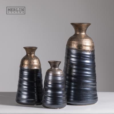 China Minimalist Keramik Matte Vintage Metal Bottle Vase Set of 3 Flower and Porcelain Vase Ceramic Modern Metal Decorative Copper Black Vases for sale