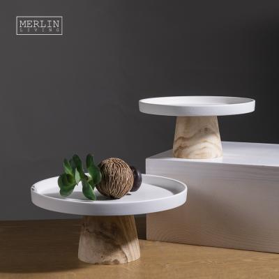 China MERLIN Modern Design Cake Dish Home Decor Stocked Ceramic Accessories With Wooden Stand For Kitchen Living Room For Porcelain Dish for sale