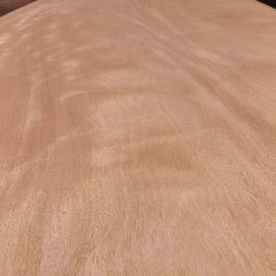 China 2440*1220 Whole Piece Gabon Okume Wood Veneer 0.2mm - 0.4mm For Fancy Panels Factory for sale