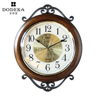 China Vintage Antique Classic Tradition Style Wooden Wall Clock for sale