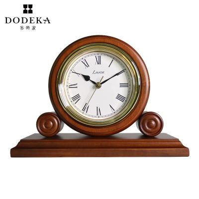 China Wooden antique hot sale quartz alder style mechanical table clock for sale