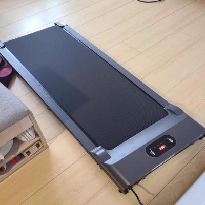 China Home Load 100kg Flat Design With Handle Volume Small Treadmill Running Machine for sale