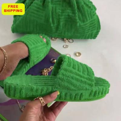 China FREE shipping 2021 fashion trend plus size12 grass faux fur toweling casual women lady terry towel fur slippers slides and purse set for sale