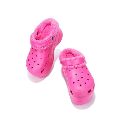 China Fashion Trend Fashion Comfortable Slip On Platform Clogs Home Bathroom Slippers Slips Shoes With Fur For Women Ladies for sale