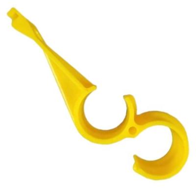 China Animal Drinking System Chicken Water Pipe Hooks Water Tube S Clips Clamp Hooks For Poultry Chicken Broiler Nipple Drinking System Line for sale