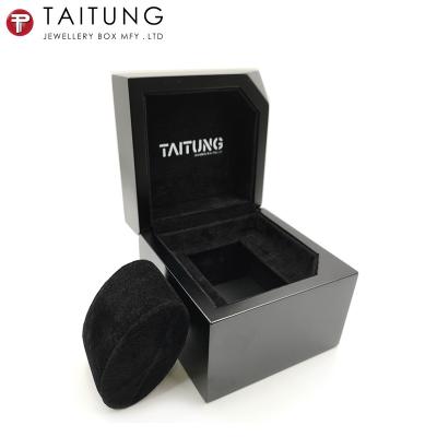 China Sustainable high grade matte wooden watch box with velvet pillow for one packing in TAITUNG for sale