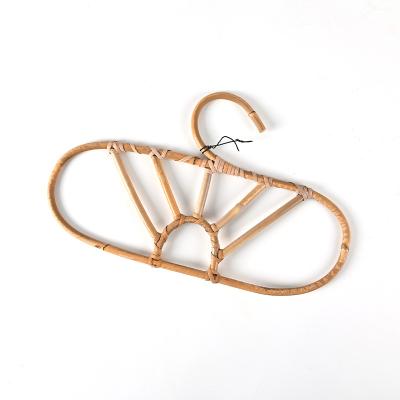 China The Nordic universal main antique rattan wall hanging brass rattan coat hook wooden coat hanger wall hook for sale