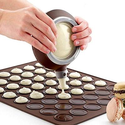 China Disposable Silicone Macaron Baking Mold Macaron Kit Silicone Mat Macaron 48 Capacity with Heart for sale