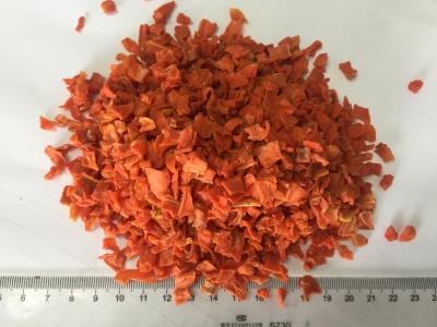 China HACCP FDA Orange Colour Dehydrated Carrot Chips Max 7% Moisture for sale