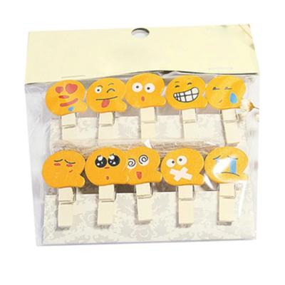 China Hot Selling China Cartoon Expression Photo Durable Decorative Rack Clip Curtain Clips Wooden Clip for sale