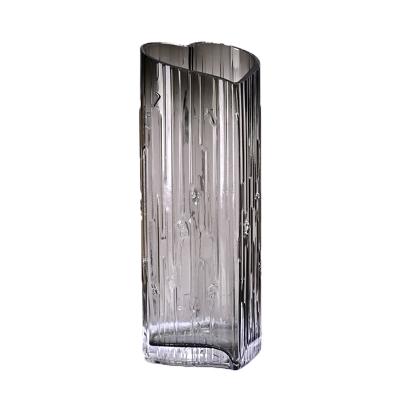 China Modern Nordic Creative Heart Section Vertical Bar Glass Vase Transparent  Water Culture Hydroponic Flower Arrangement Dry Flower Vase for sale