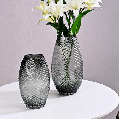 China French Country Nordic Light Luxury Modern High-end leaf pattern Living Room and Office Handmade Decorated Glass Flower Vase for sale