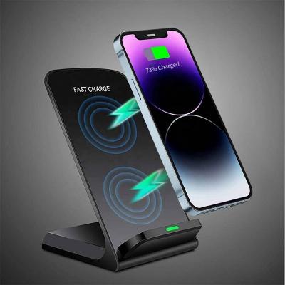 China Chargineer Mobile Phone 2023 New Arrivals Lowest MOQ Logo Fast Qi Tech Custom Stand For iPhone Oppo Wireless Charger Success On Amazon for sale