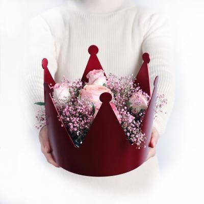 China Waterproof Valentine's Day Rose Box Dried Flower Box Plastic Steel Queen Crown Gift Box for sale