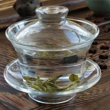 China Gaiwan 200ml Sustainable Glass Mouth Blown Tea Cup With Saucer for sale