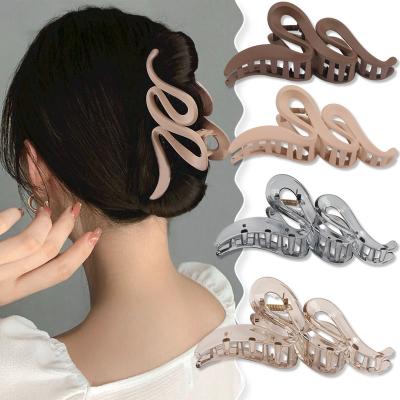 China Factory Direct Sale Hair Fixed Wavy Custom Hair Claw Clips Personality Geometric Women Hair Claw Clip Wholesale for sale