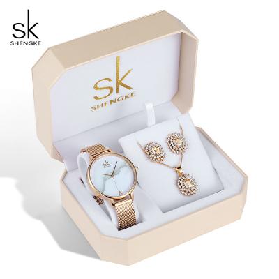 中国 SHENGKE Creative Quartz Watch High Quality Luxury Jewelry Set Gift Box Women Watch Wristwatch Earrings Necklace Relogio feminino 販売のため