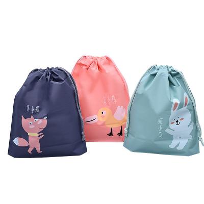 China Heli Multi Sizes Animals Printing Handled Drawstring Nonwoven Clothes Share Packing Bag for sale