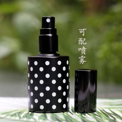 China Personal Care Wholesale Black Round Perfume Bottle With Black Pump Head / Airbag High End Spray Head for sale